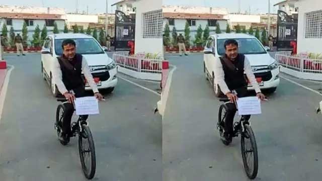 PIC6 Congress MLA Virendra Jati reached the assembly by bicycle